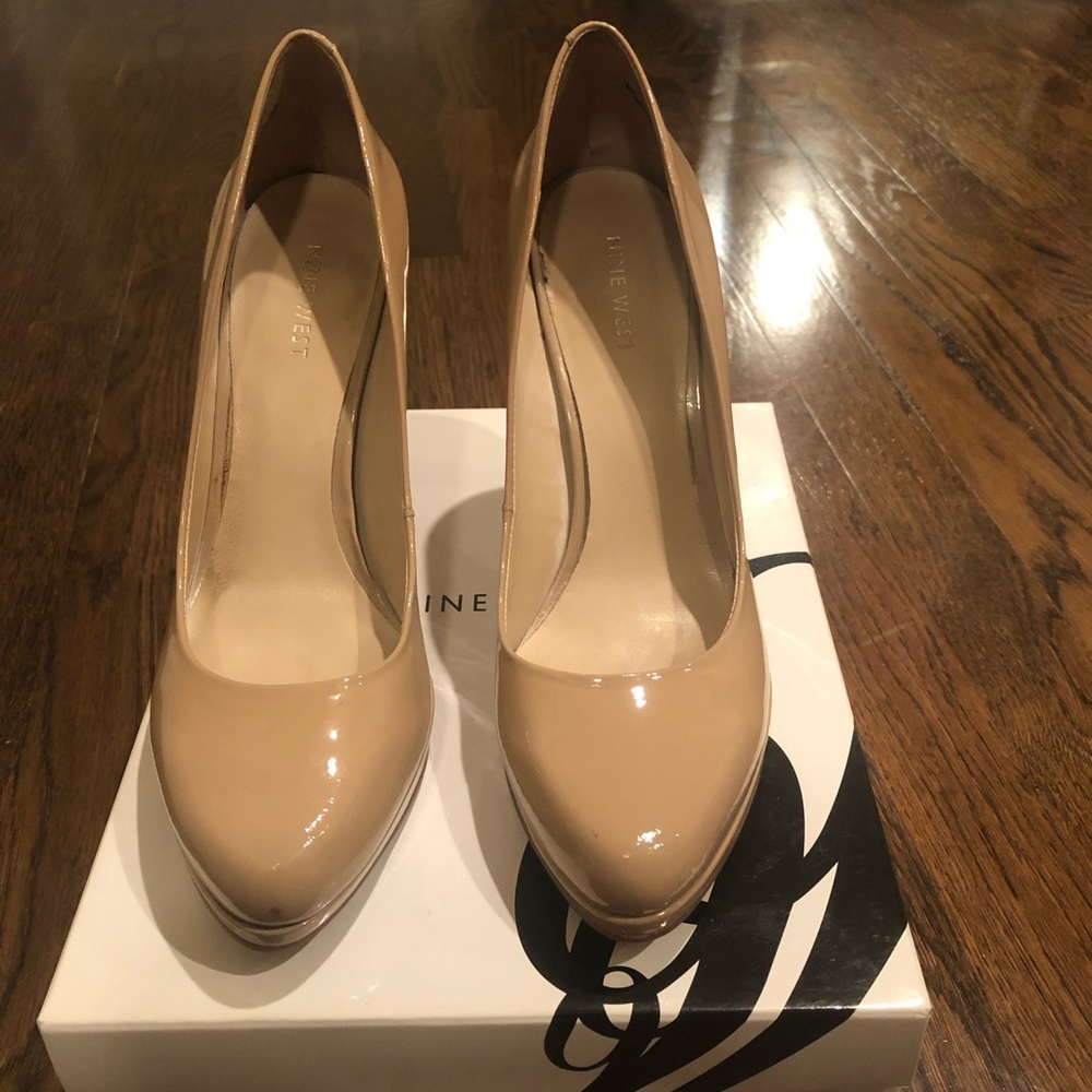 NINE WEST NUDE PUMP